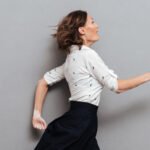 ¿Si vas tan a prisa cómo te detienes para ver al prójimo? Ama a tu prójimo como a ti mismo